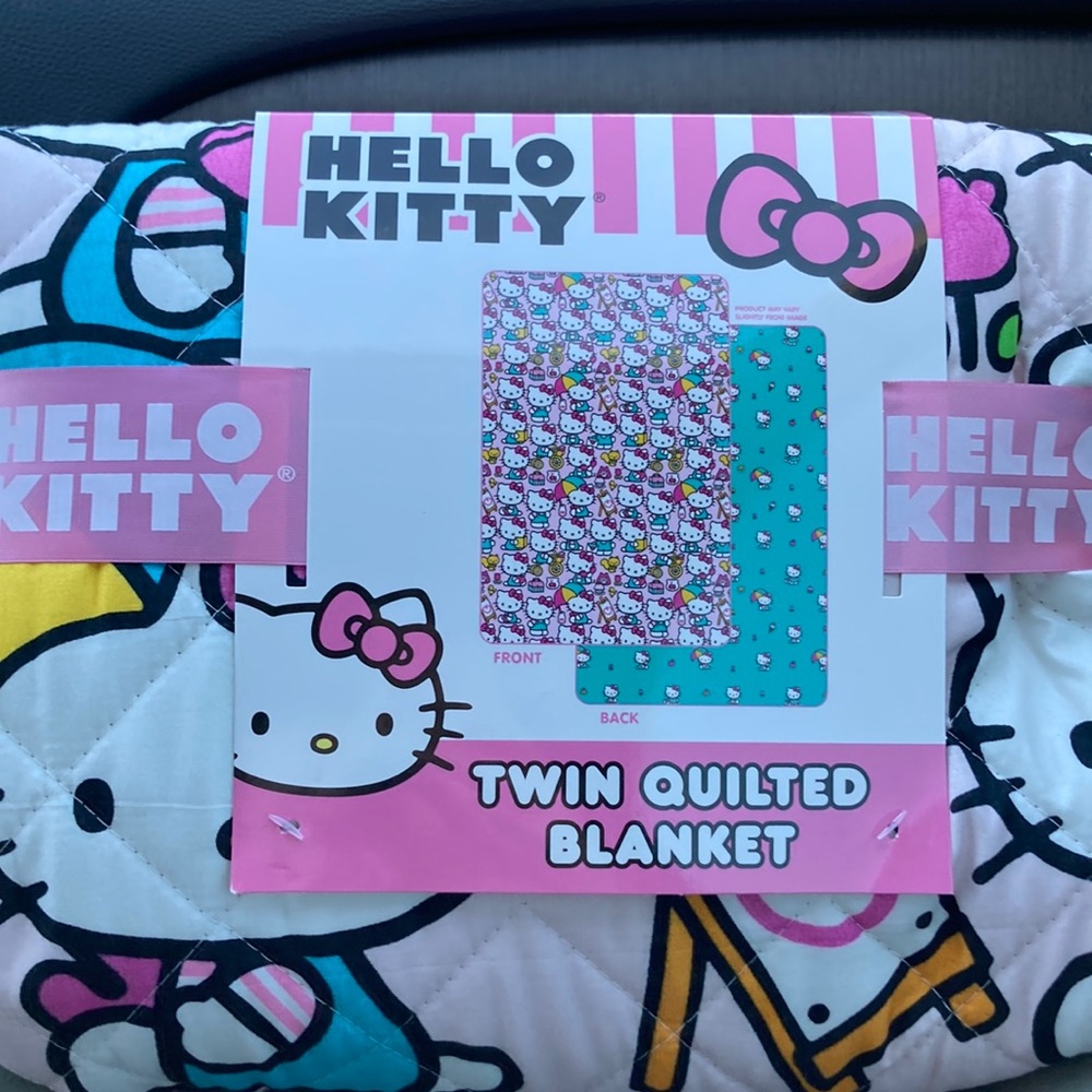 Hello Kitty Twin Quilted Blanket